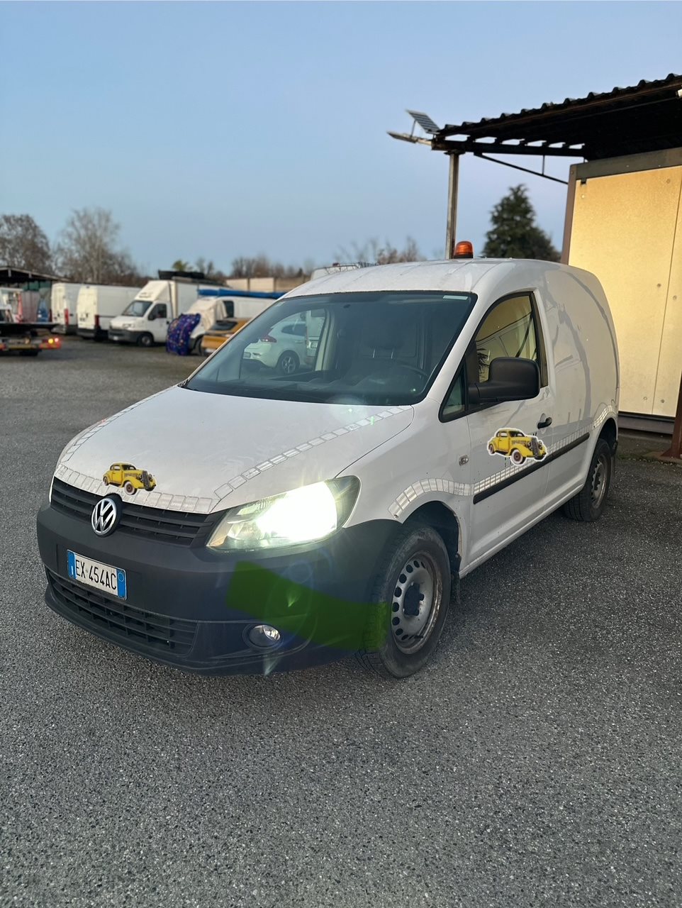 AUTODEMOLIZIONE SAVINO & C.snc VOLKSWAGEN Caddy 3ªs. Tour. 2ª
